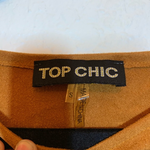 💗3 for $15 A’Gaci suede cut out top - Picture 5 of 8